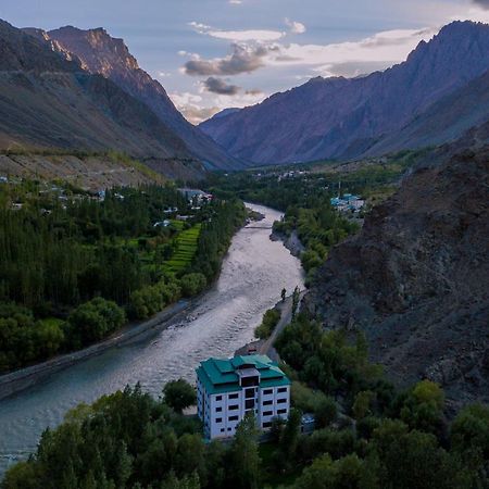 Hotel Chhutuk Heights Kargil Eksteriør bilde